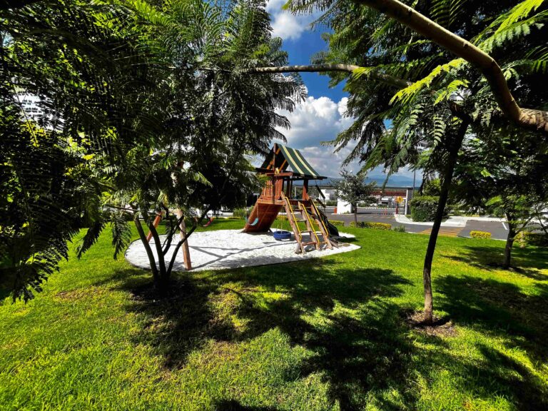 103 Parque infantil